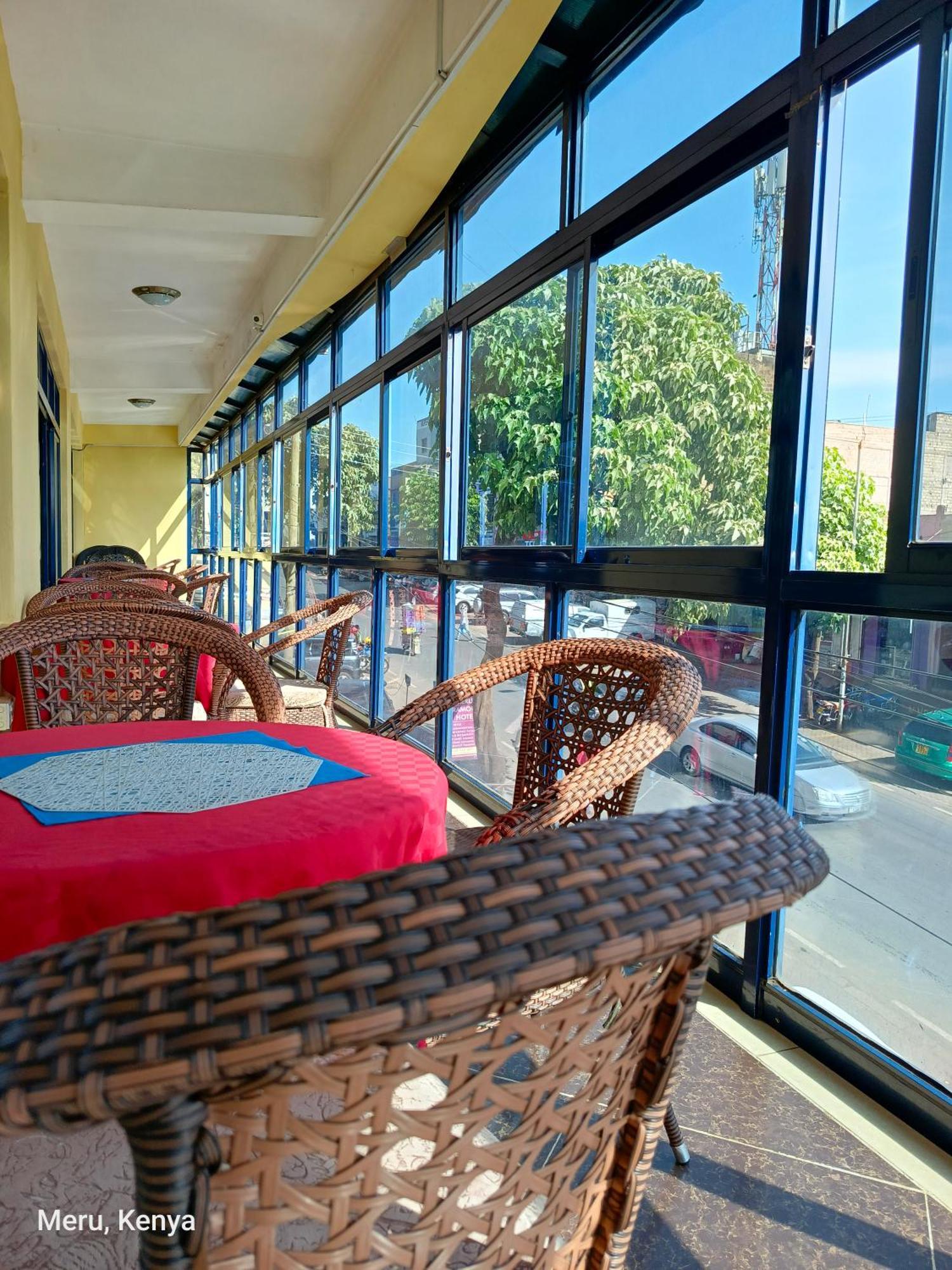 Meru Paramount Екстер'єр фото